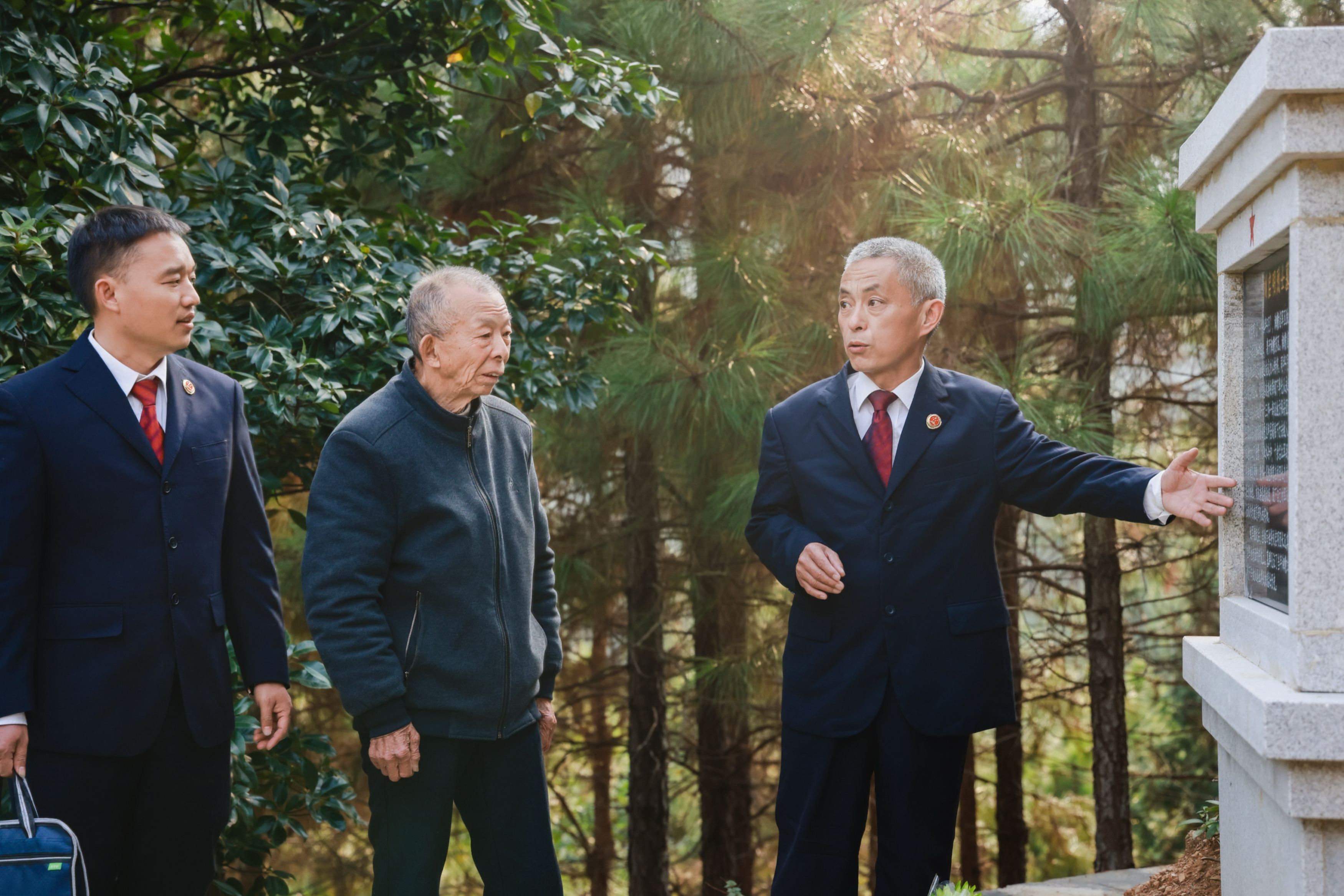 ������r�����^����