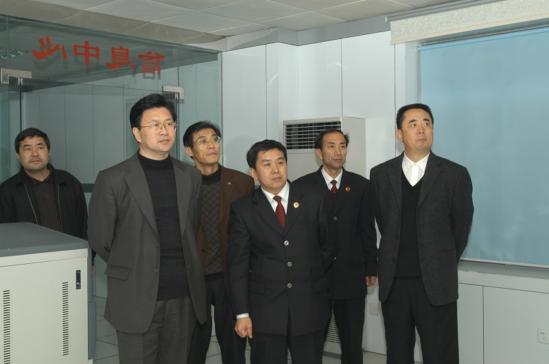 2004��10�����r��ɽ�|ʡ�z��Ժ�h�M����ӛ�����z���L�R���ٵ��I(l��ng)��(d��o)���|�I�Йz��Ժ�z��ָ��(d��o)����