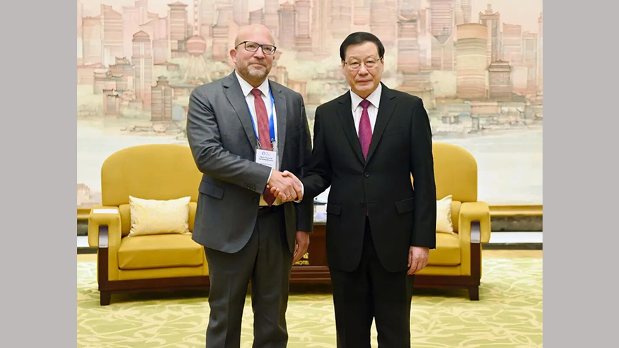 ����Ҋ��ϯ���H�z���(li��n)�ϕ���61�Έ�(zh��)ί�����h�����ⷽ���e