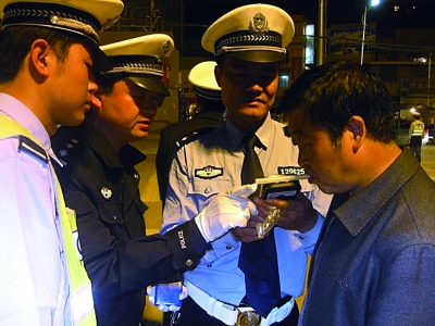 �����A���񹲺͇�(gu��)�̷����������ˣ���