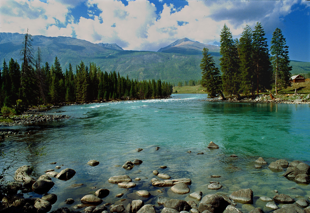 �½���Խ60��:�Ĵ����c(di��n)�xӳ���½�