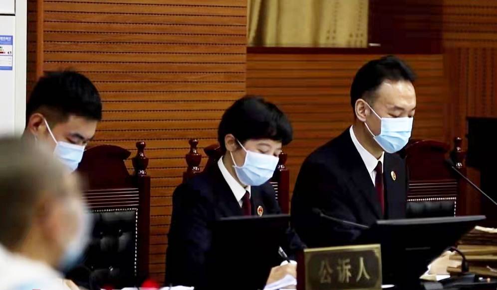 ������x��sĸ��